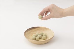 【新商品】麻の実粉たっぷり「たんぱくぼ～る」3つの特徴 画像②